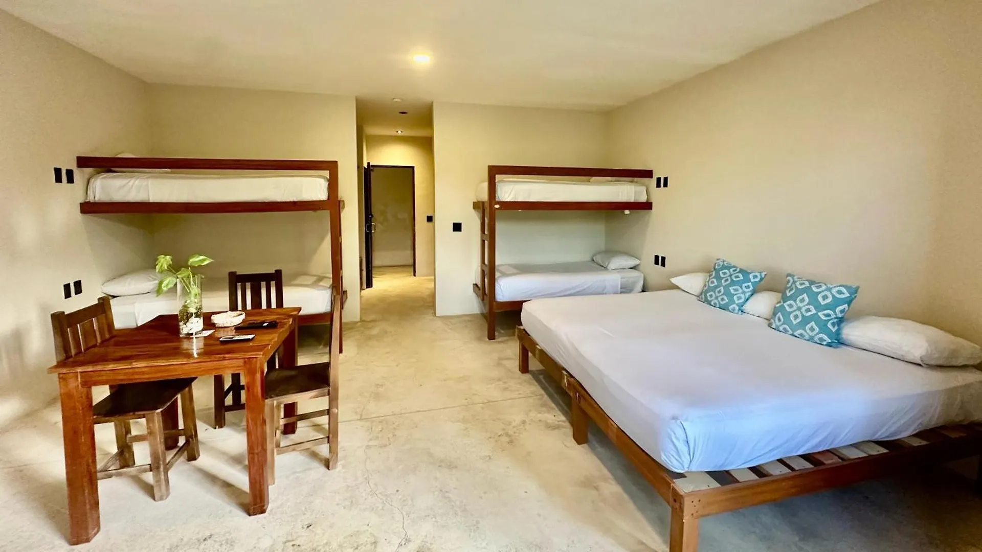 Moonshine Tulum Hotel & Hostel Мексика
