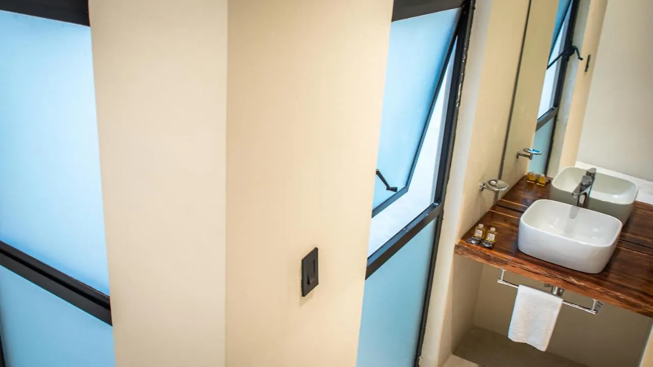 Moonshine Tulum Hotel & Hostel 0*,  멕시코